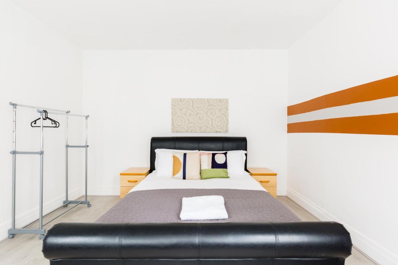 Beautiful 6 Bedroom House For 17 Guests Next To Edgbaston Stadium バーミンガム エクステリア 写真