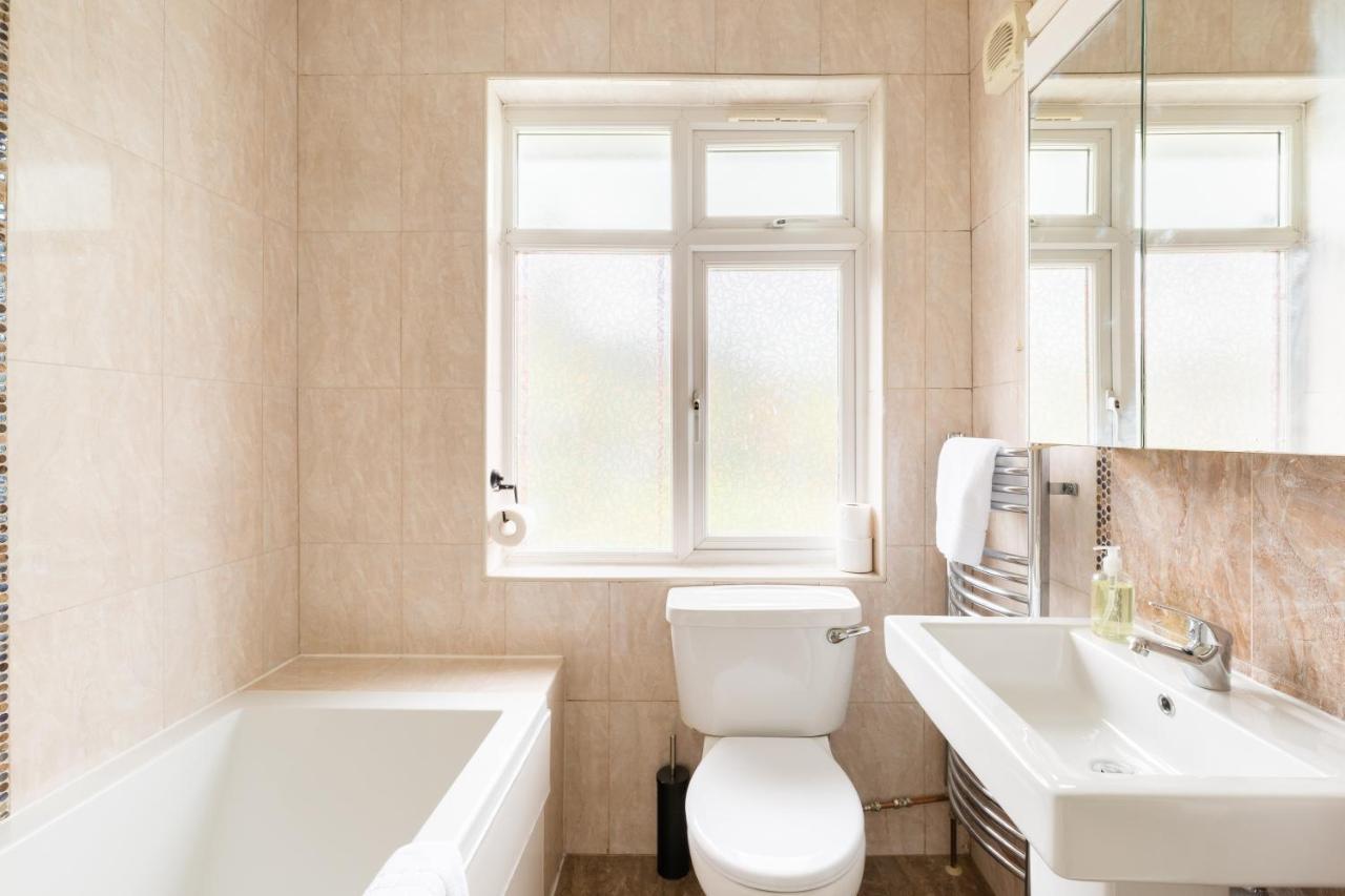 Beautiful 6 Bedroom House For 17 Guests Next To Edgbaston Stadium バーミンガム エクステリア 写真