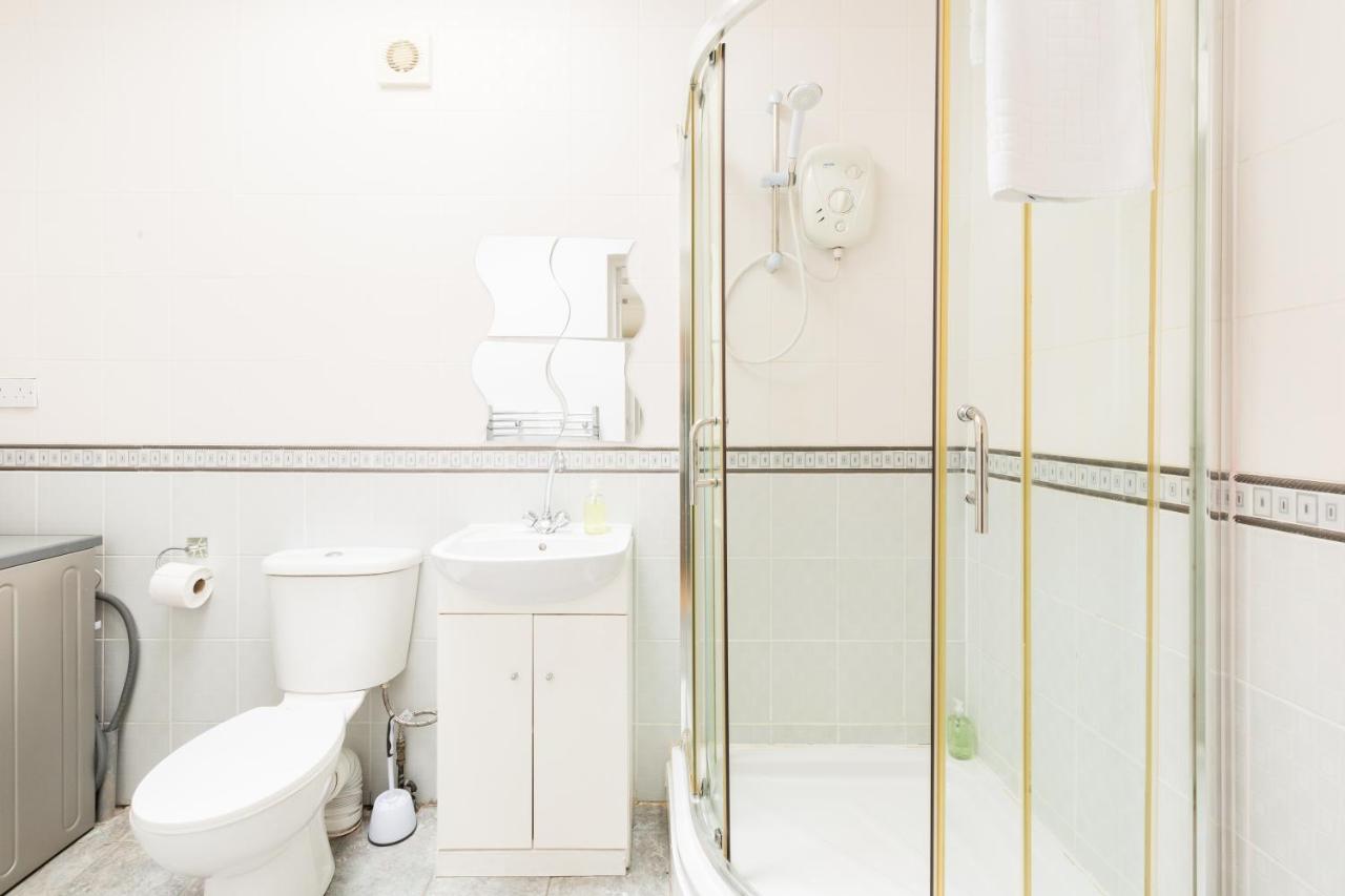 Beautiful 6 Bedroom House For 17 Guests Next To Edgbaston Stadium バーミンガム エクステリア 写真