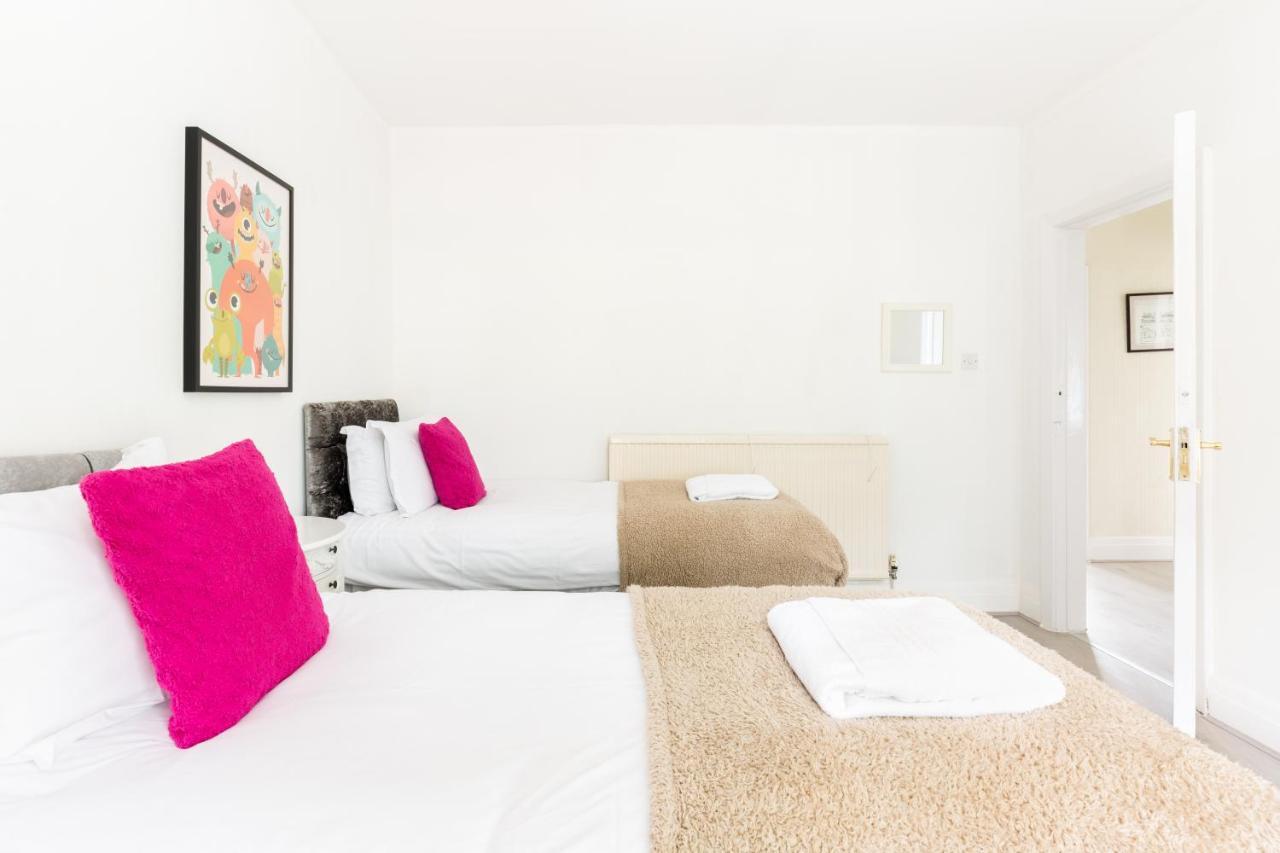 Beautiful 6 Bedroom House For 17 Guests Next To Edgbaston Stadium バーミンガム エクステリア 写真