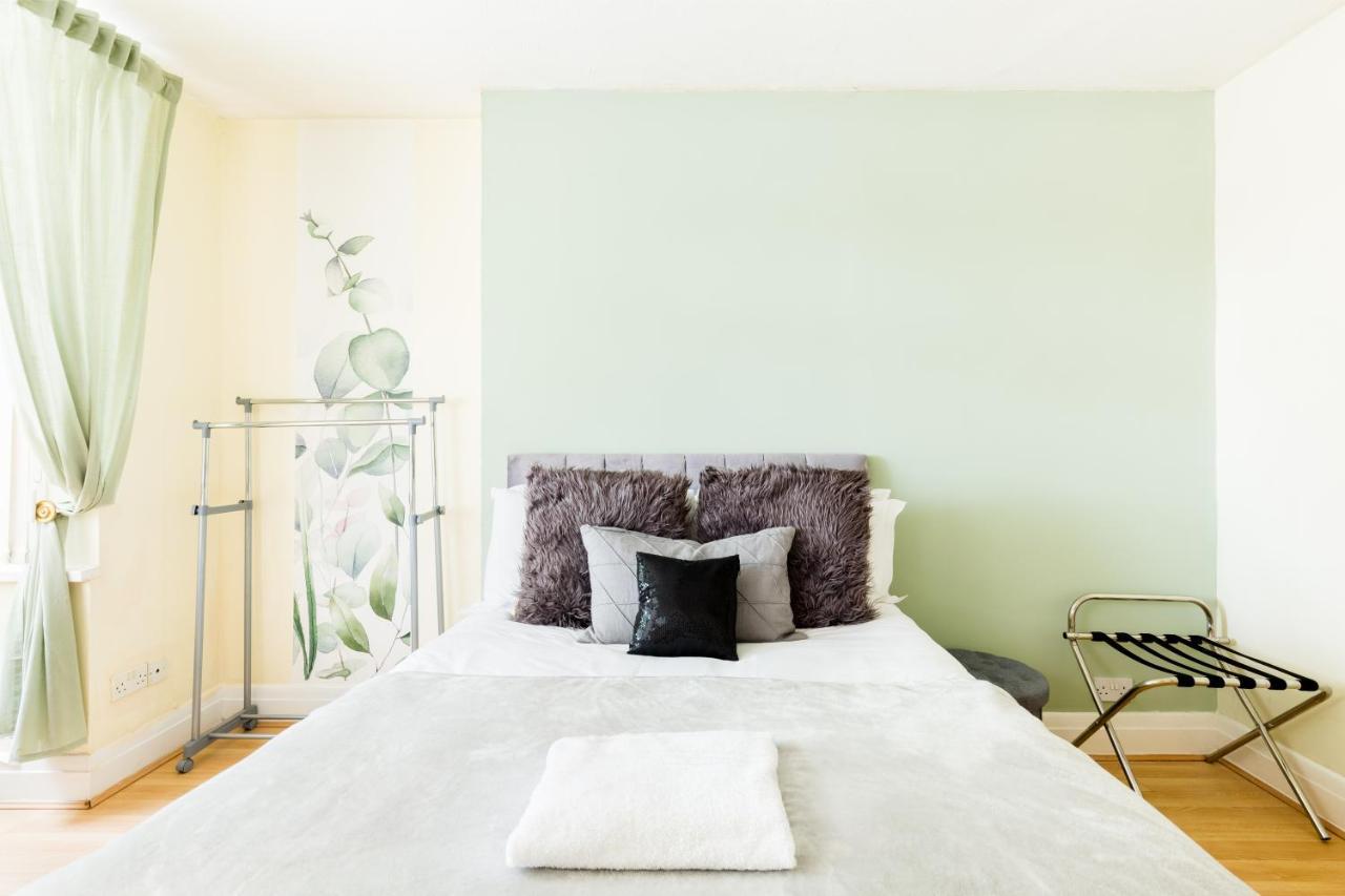 Beautiful 6 Bedroom House For 17 Guests Next To Edgbaston Stadium バーミンガム エクステリア 写真