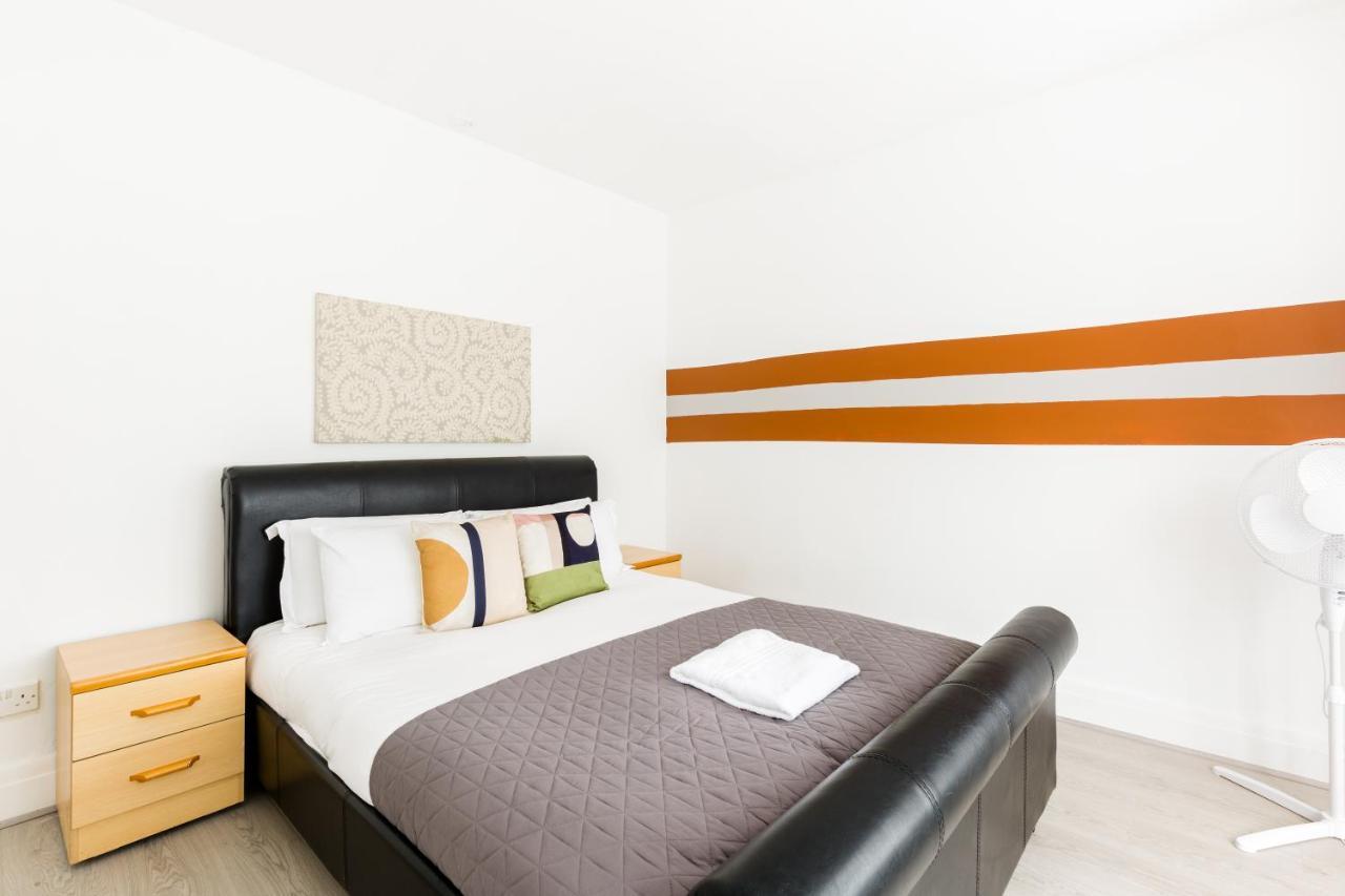 Beautiful 6 Bedroom House For 17 Guests Next To Edgbaston Stadium バーミンガム エクステリア 写真