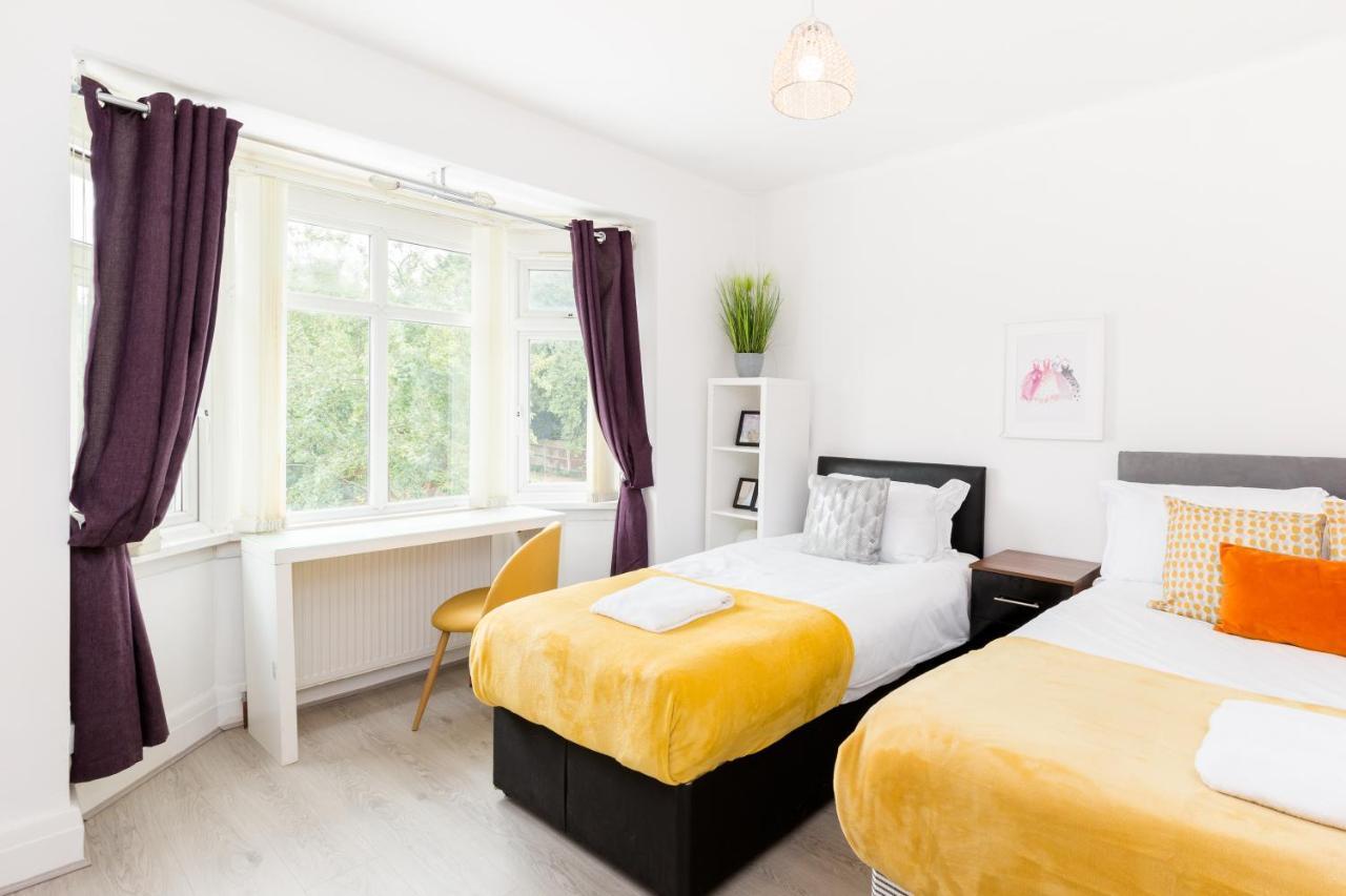 Beautiful 6 Bedroom House For 17 Guests Next To Edgbaston Stadium バーミンガム エクステリア 写真