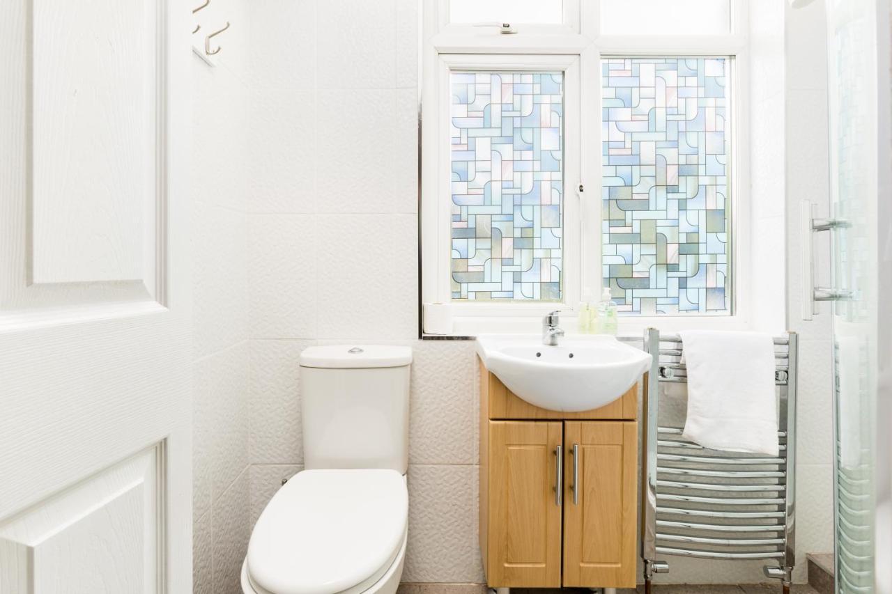 Beautiful 6 Bedroom House For 17 Guests Next To Edgbaston Stadium バーミンガム エクステリア 写真
