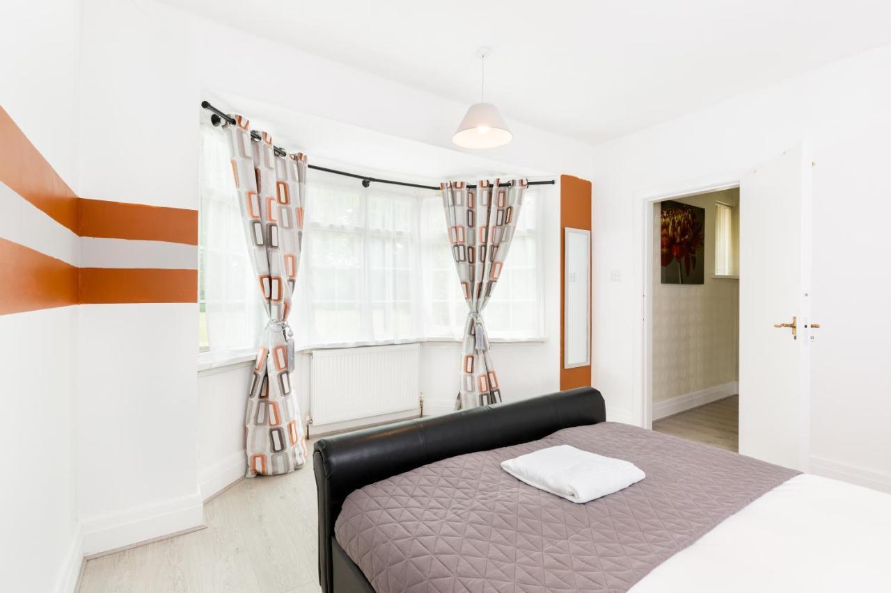Beautiful 6 Bedroom House For 17 Guests Next To Edgbaston Stadium バーミンガム エクステリア 写真