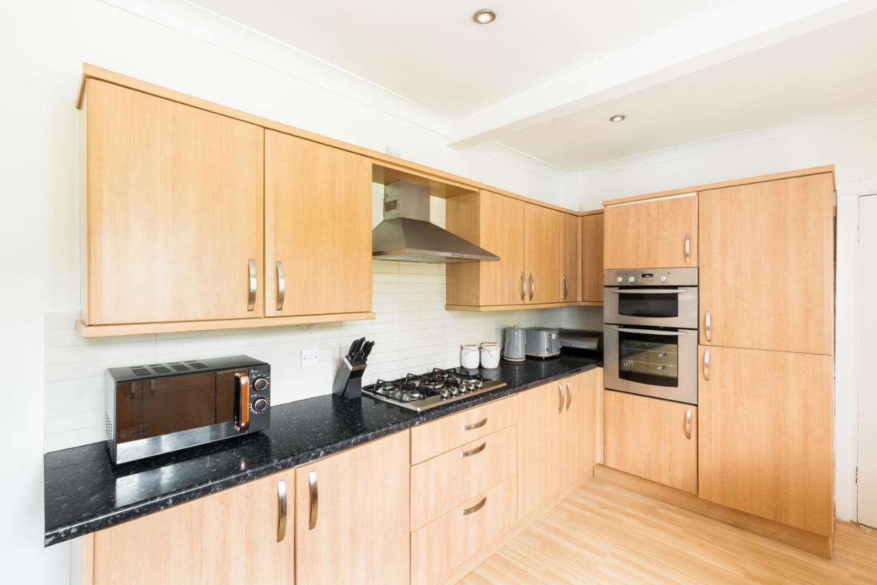 Beautiful 6 Bedroom House For 17 Guests Next To Edgbaston Stadium バーミンガム エクステリア 写真