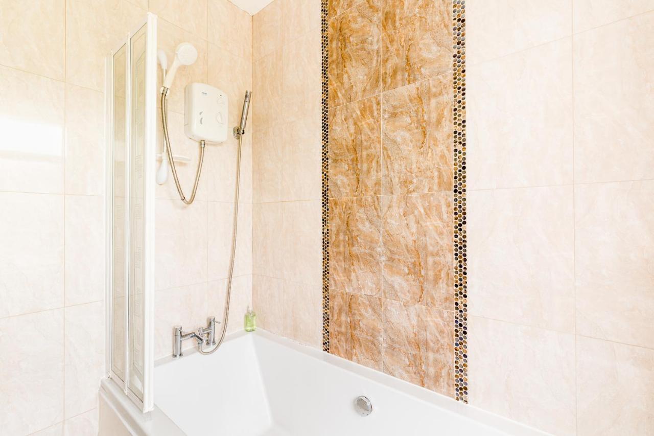 Beautiful 6 Bedroom House For 17 Guests Next To Edgbaston Stadium バーミンガム エクステリア 写真